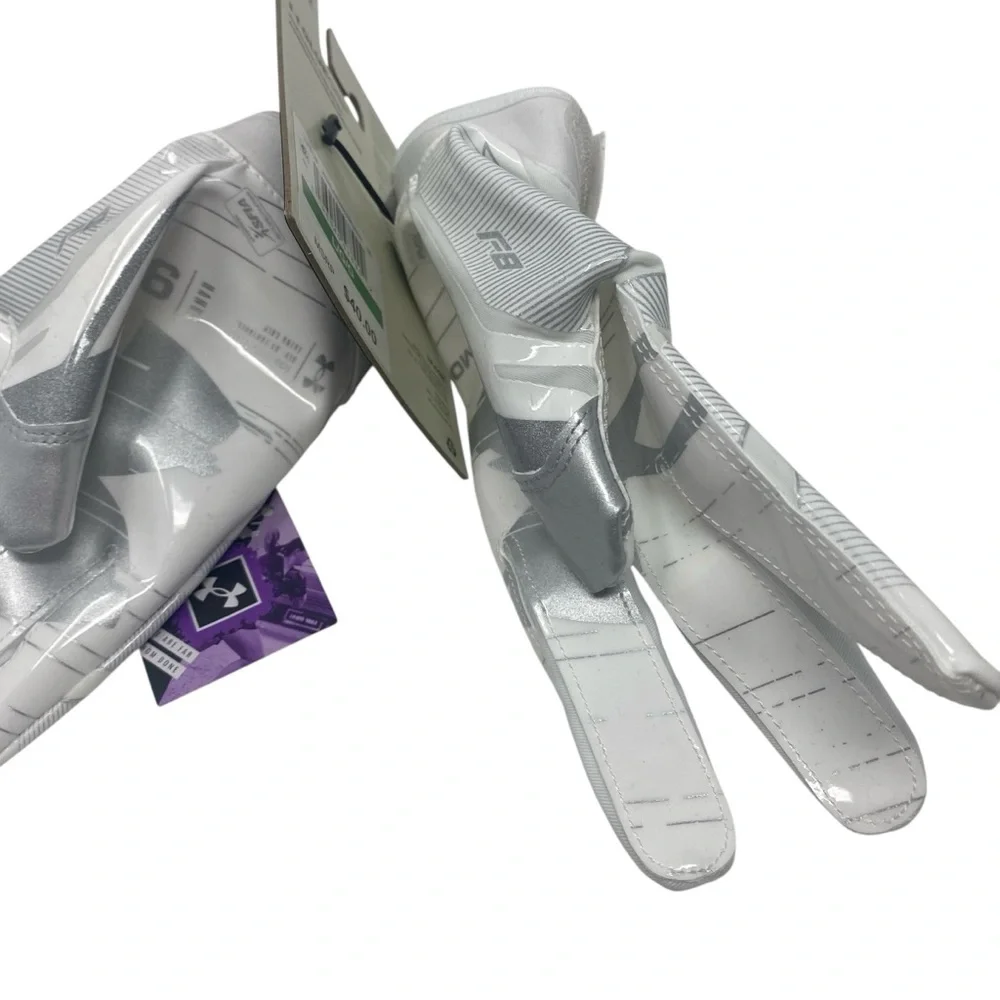 Under Armour UA F8 Women’s Football Gloves Size Large Silver‎ & White NWT
